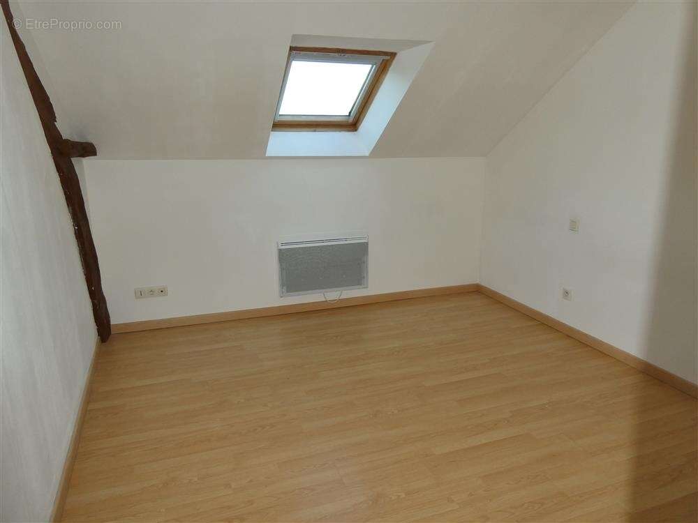 Maison à LASSAY-LES-CHATEAUX