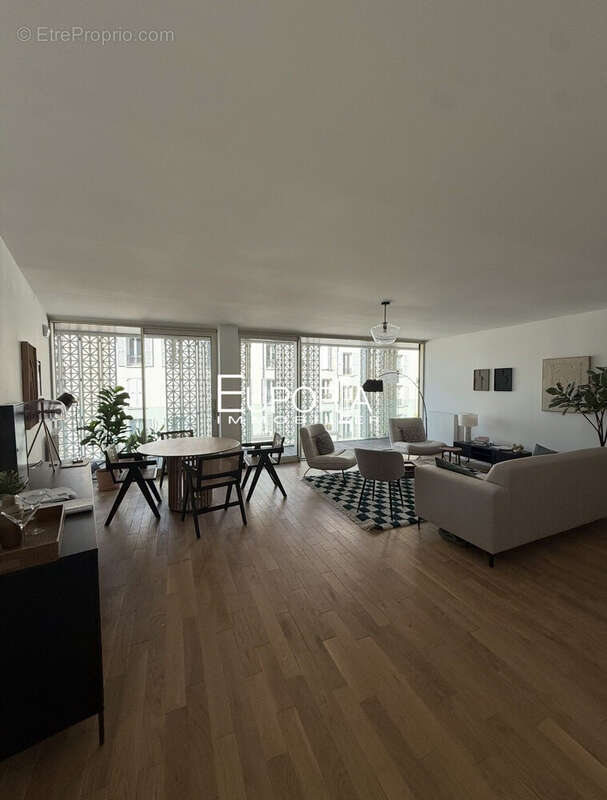 Appartement à PARIS-15E