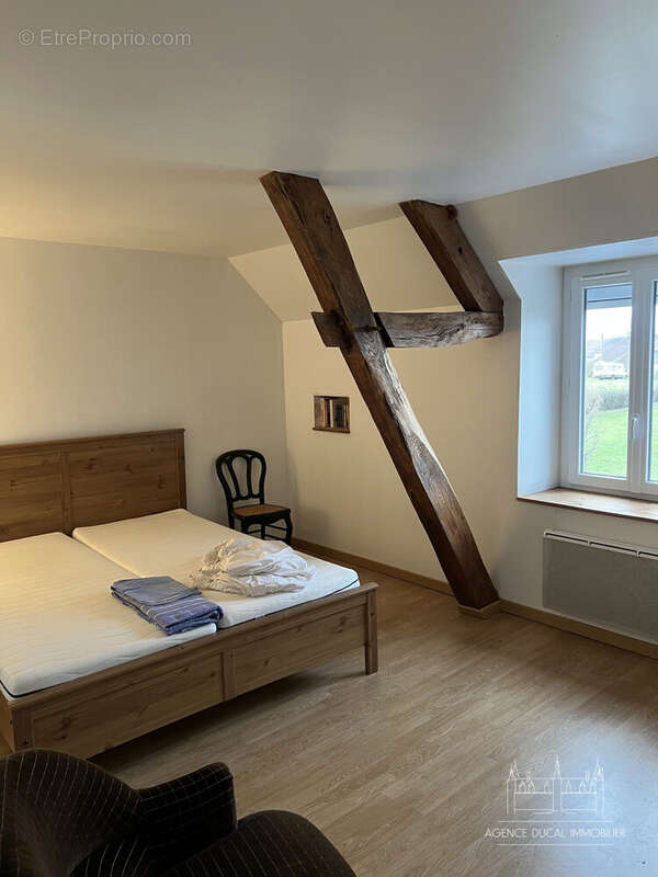 Maison à CRUX-LA-VILLE