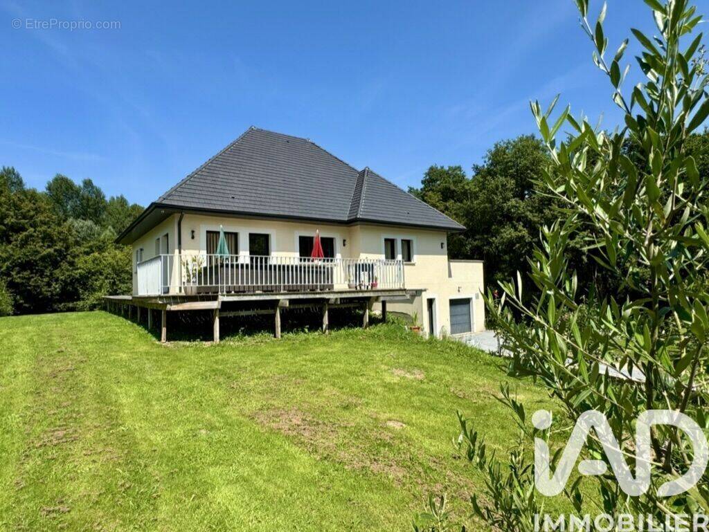 Photo 1 - Maison à VIEUX-BOURG