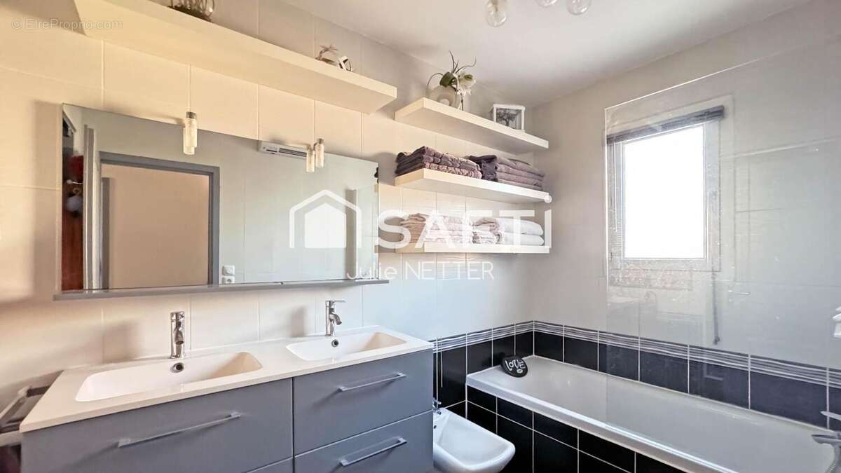 Photo 9 - Maison à ROQUEBRUNE-SUR-ARGENS