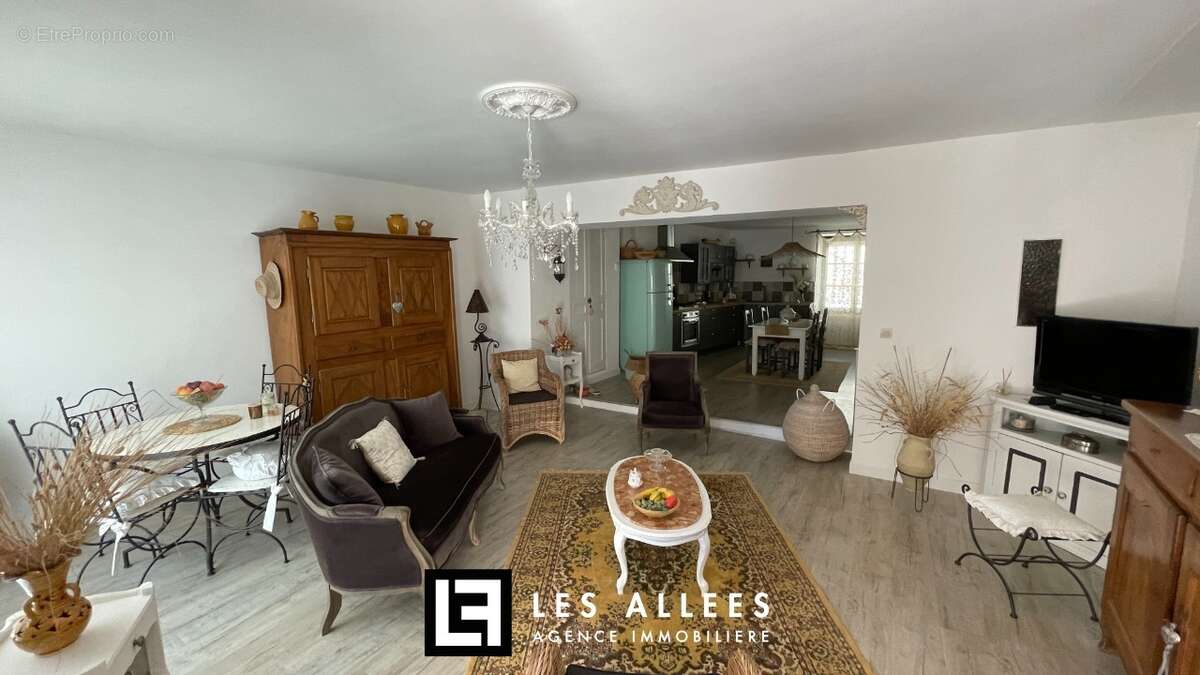 Maison 140 m² à Grillon  - photo 3