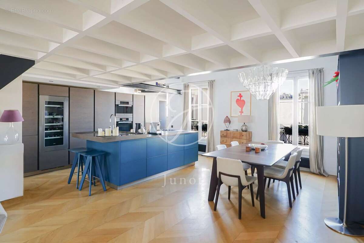 Appartement à PARIS-7E