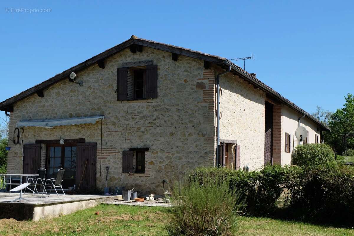 Maison à TOMBEBOEUF