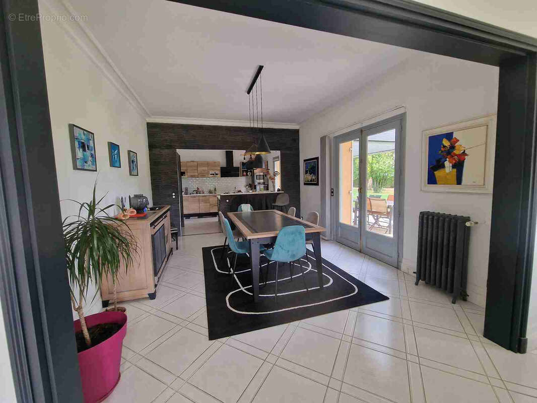 Maison d'architecte sur grand terrain avec piscine - photo 9