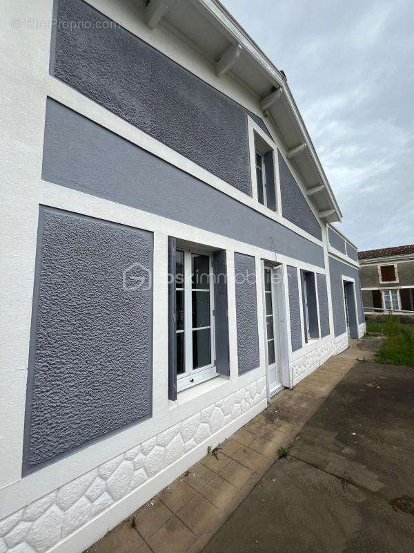 Maison à PRIN-DEYRANCON