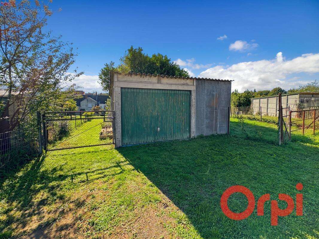 Maison à DUN-SUR-AURON