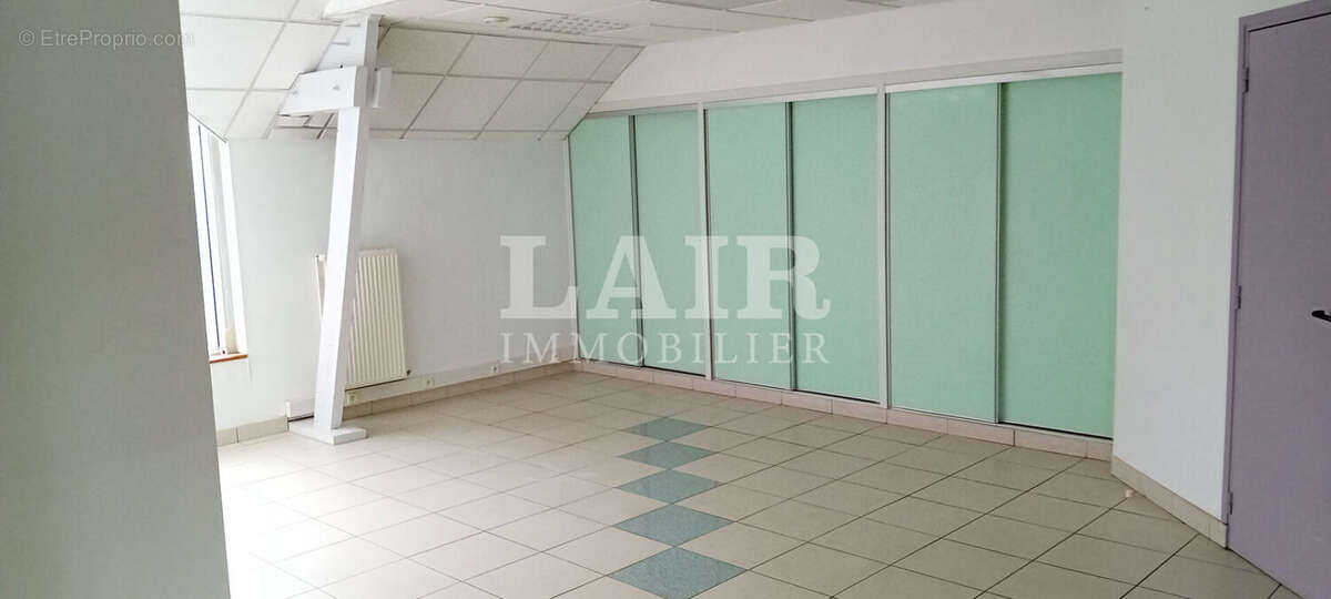 Commerce à CONDE-SUR-SARTHE