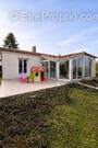 Maison à SAINTE-COLOMBE-EN-BRUILHOIS