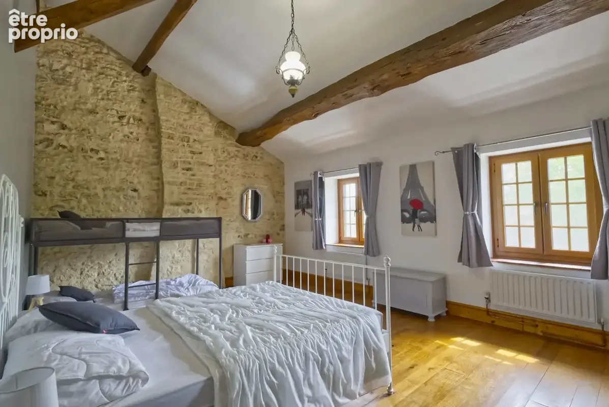Superbe grande maison en pierre de 5 chambres avec piscine chauffée - photo 13