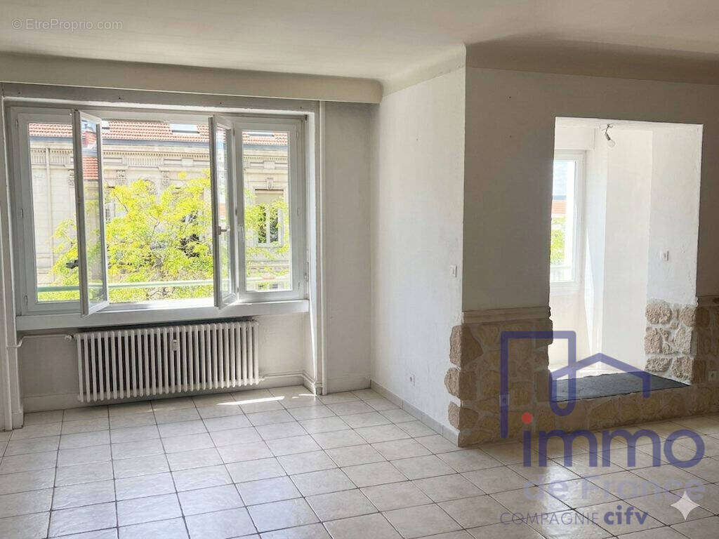 Appartement à SAINT-ETIENNE