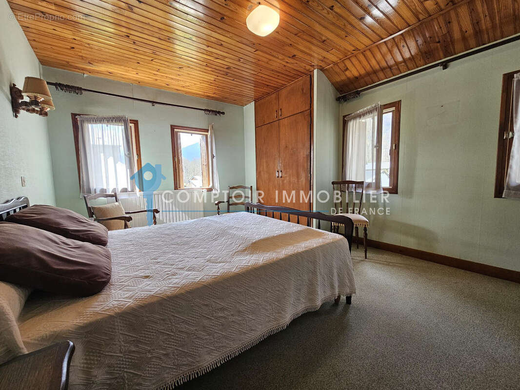 A vendre - 31110 Salles et Pratviel- Maison T6 de 130 m2 avec grand Cellier - photo 8