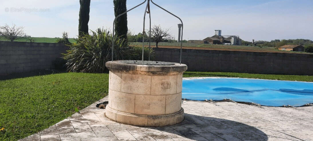 Charentaise rénovée, dépendances et piscine - photo 12