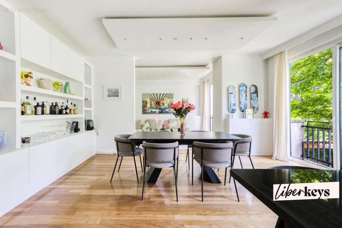 Appartement à NEUILLY-SUR-SEINE