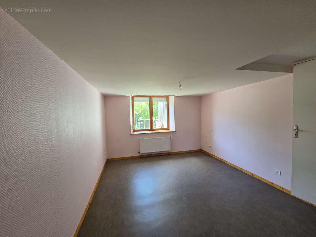 Un ensemble immobilier composé de deux appartements et une grange - photo 15