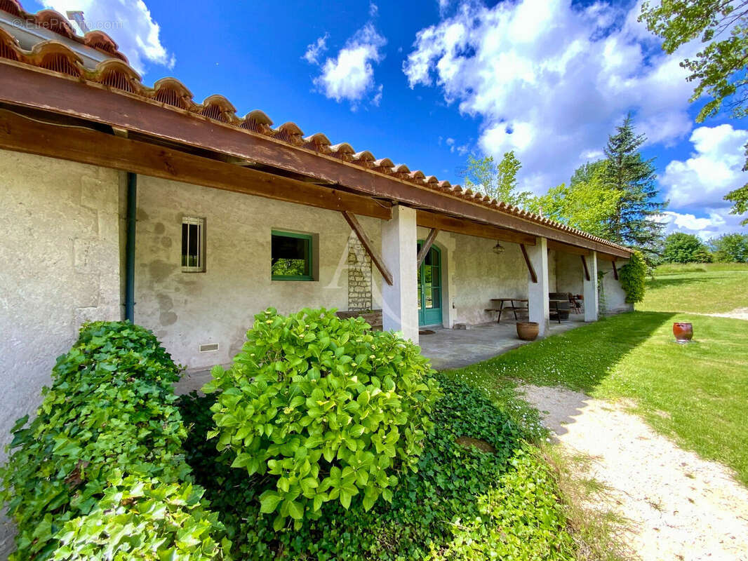 Maison à JONZAC