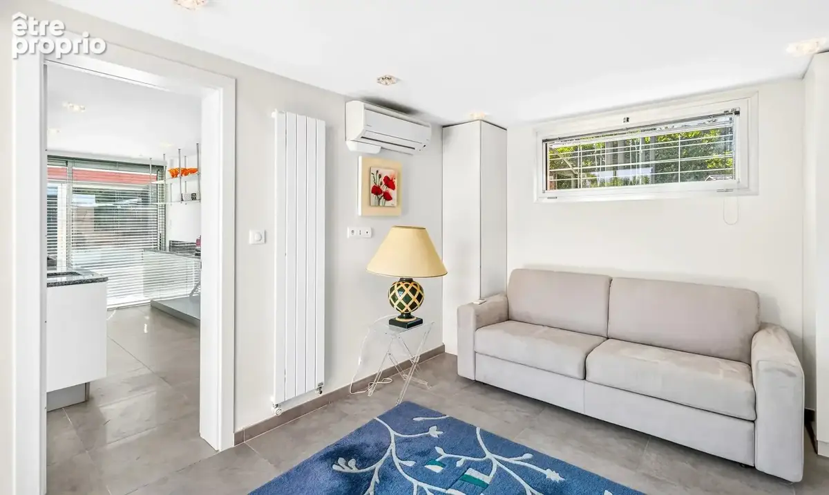 MOUGINS- belle villa individuelle de plain pied avec studio et piscine - photo 14