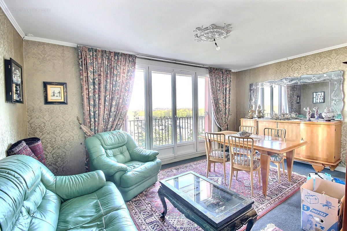 Appartement à FRESNES