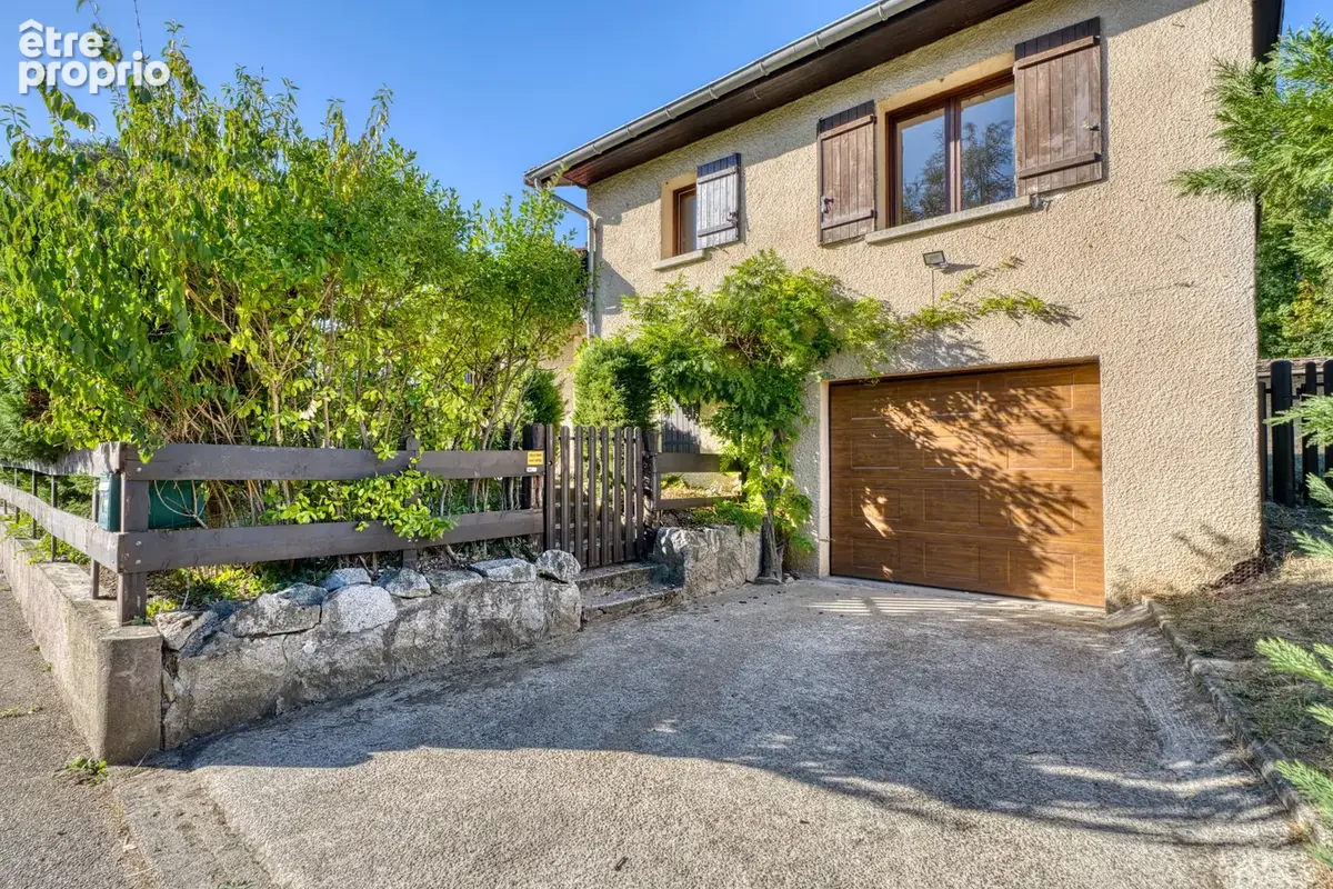 Photo Maison à Saint-Genis-Laval au prix de 431 600€