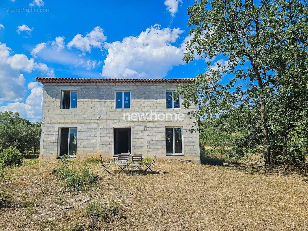 Maison à LORGUES