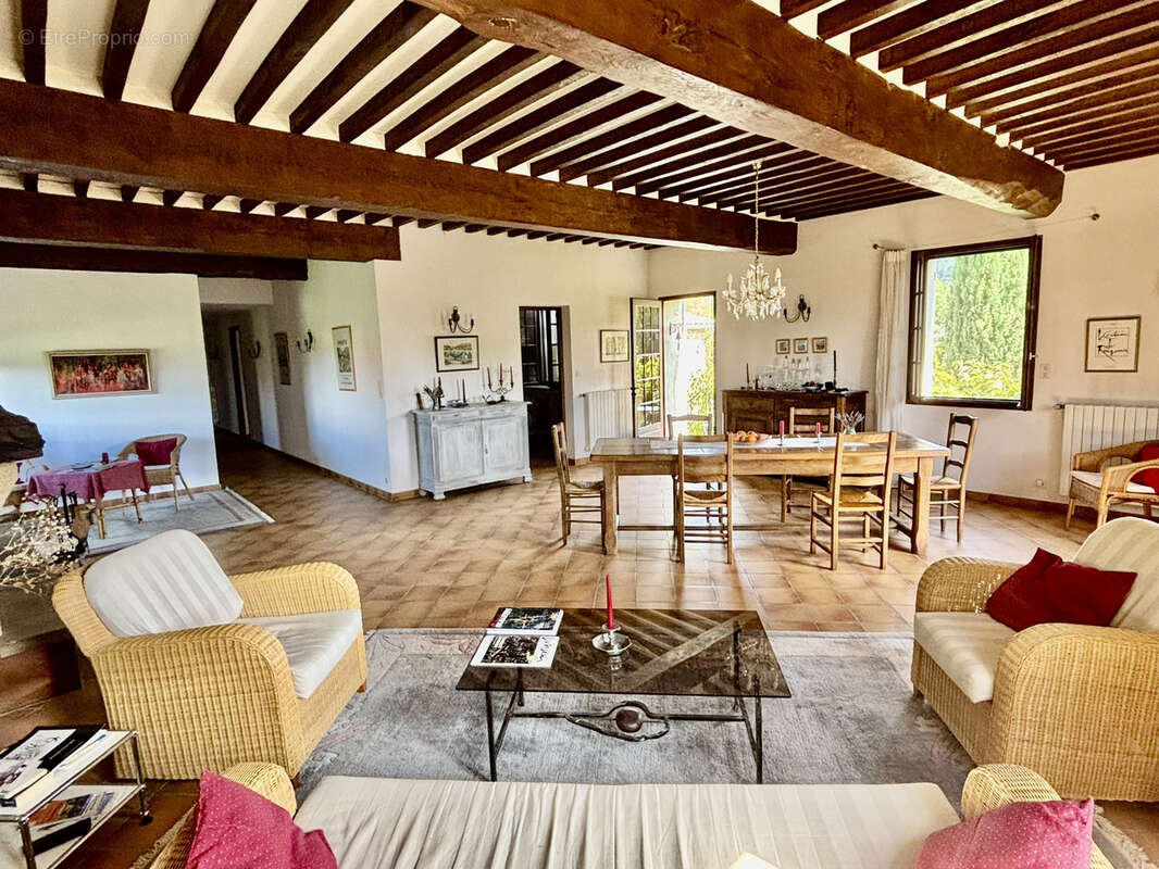 Maison à MALAUCENE