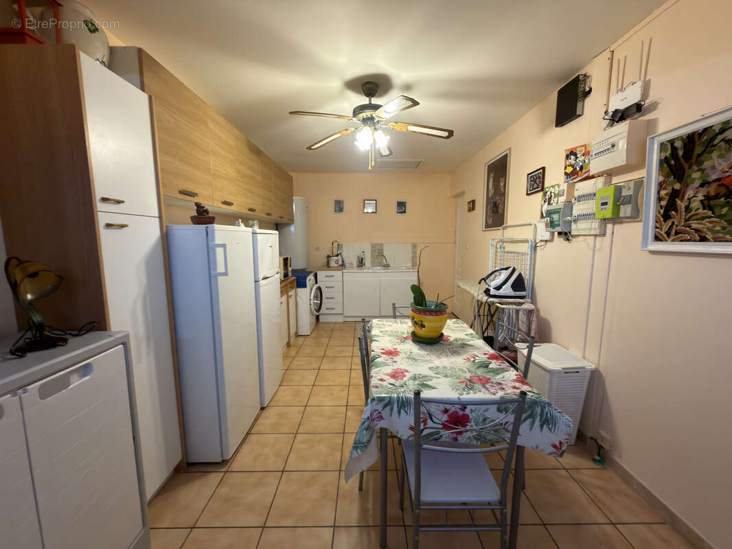 Maison à SAINT-LAURENT-DE-LA-SALANQUE