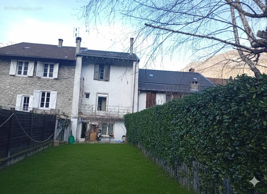 Maison à LES CABANNES
