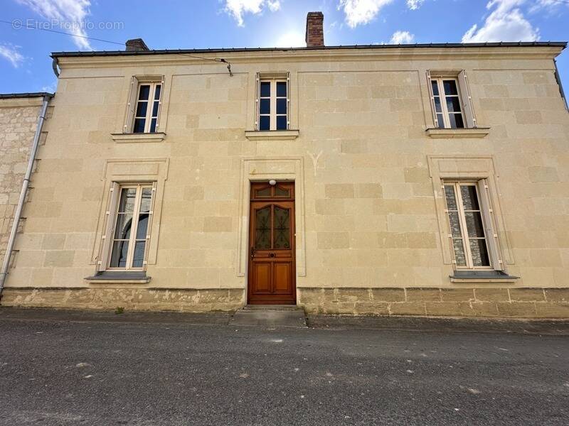 Maison à LE PUY-NOTRE-DAME
