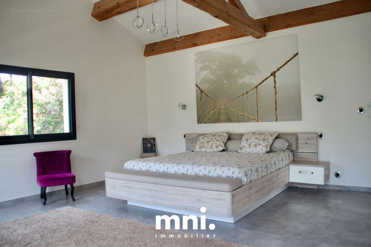 Maison à SIX-FOURS-LES-PLAGES