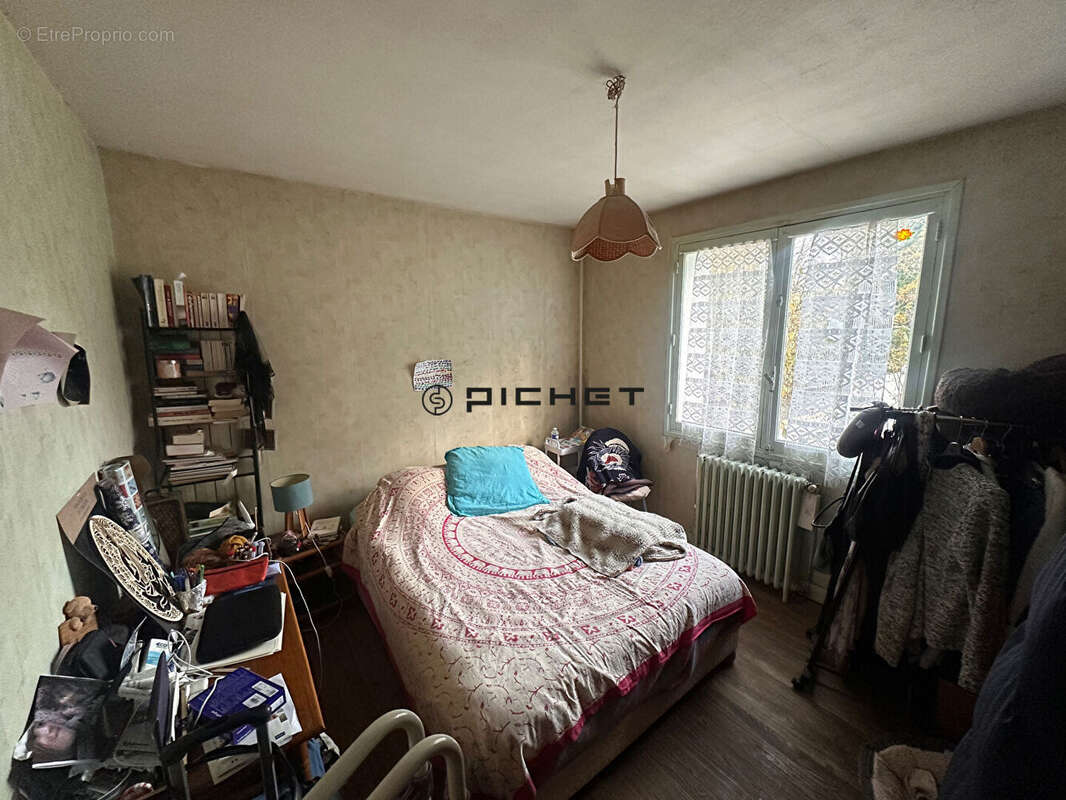 Maison à NOTRE-DAME-DE-SANILHAC