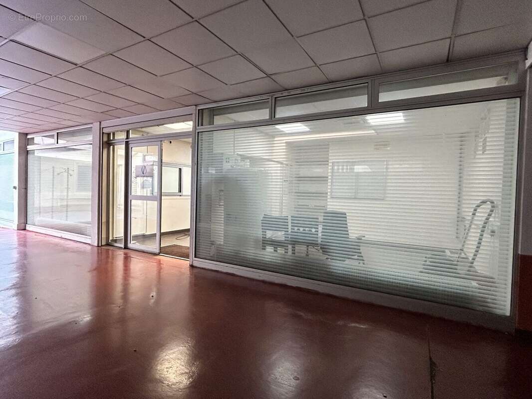 Commerce à PARIS-10E