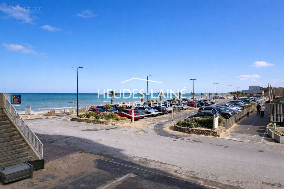 Appartement à DONVILLE-LES-BAINS
