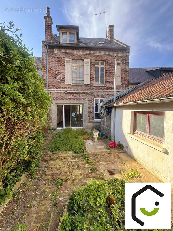 Maison à AYENCOURT