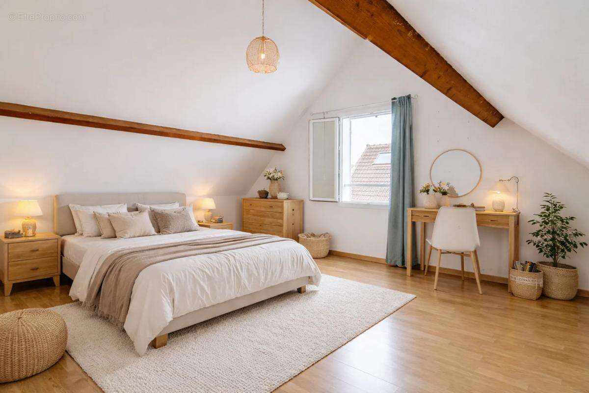 Maison à COMBS-LA-VILLE