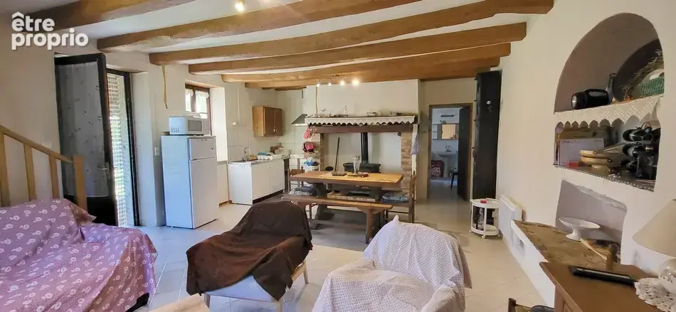 Jolie maison en pierre habitable de suite sur 2140 m2. - photo 7