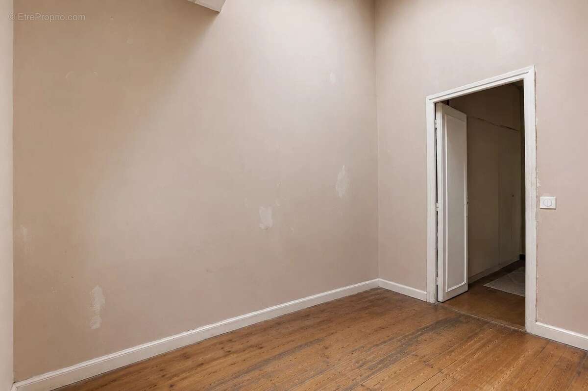 Appartement à PARIS-7E