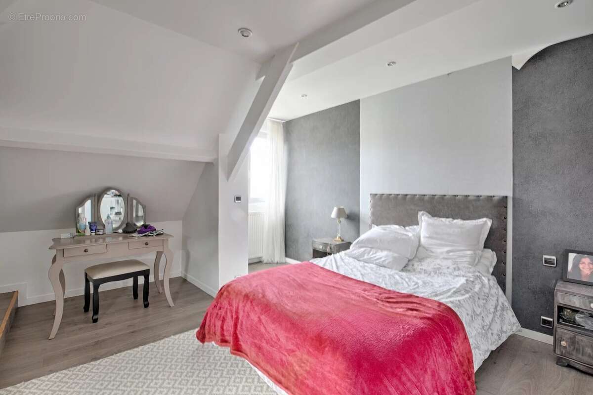 Maison à SAINT-MAUR-DES-FOSSES