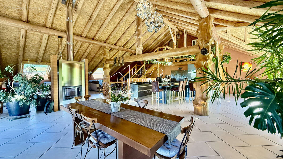 Maison à MIJOUX