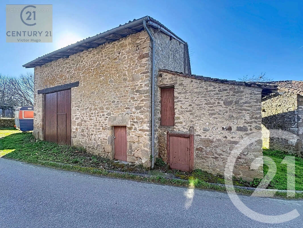 Maison à COMPREIGNAC