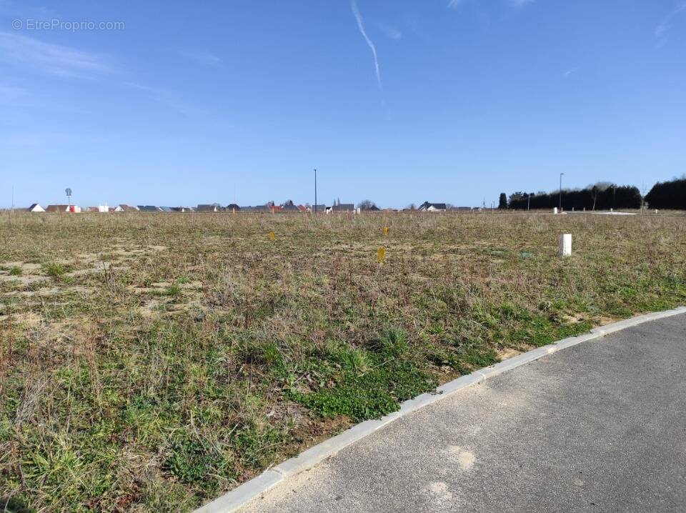 Terrain à MENNEVAL