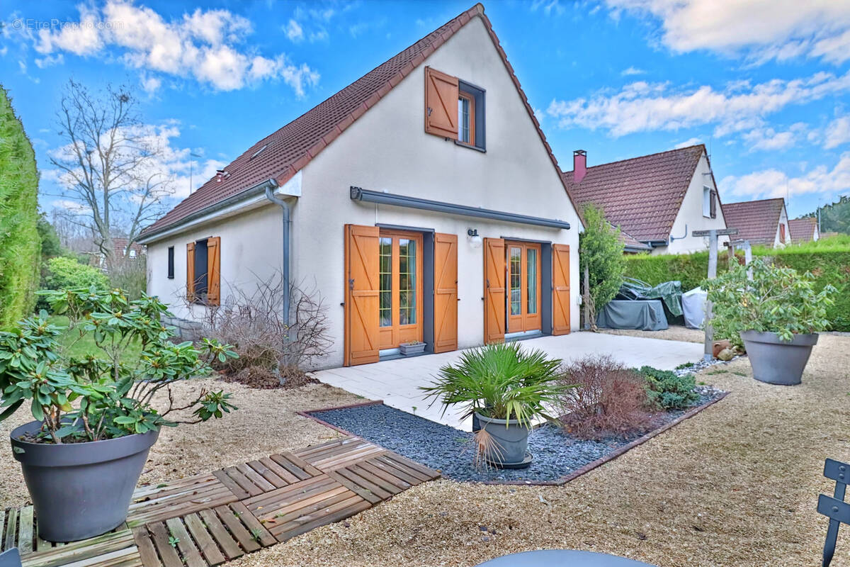 Maison à SAINTE-SAVINE