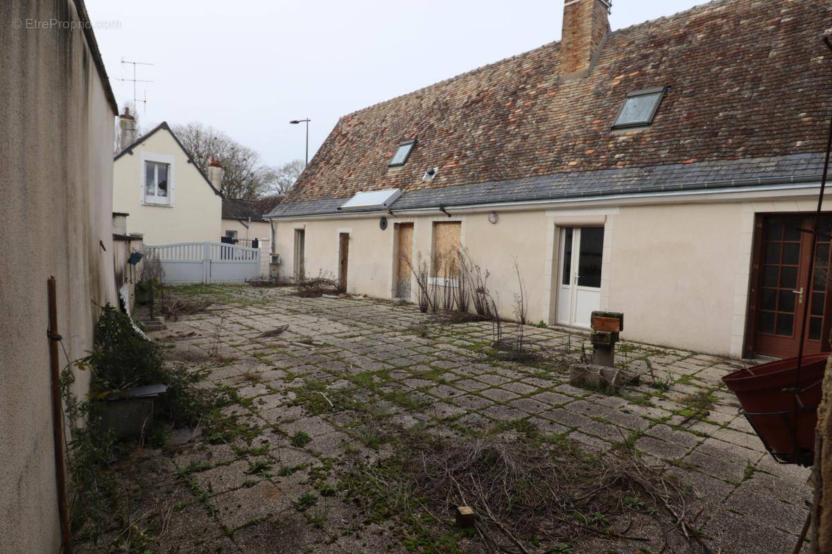 Maison à SAVIGNE-SUR-LATHAN