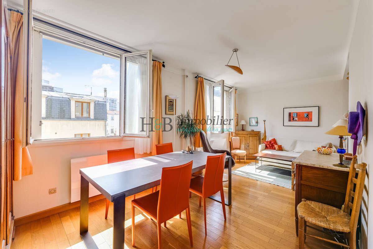 Appartement à PARIS-14E
