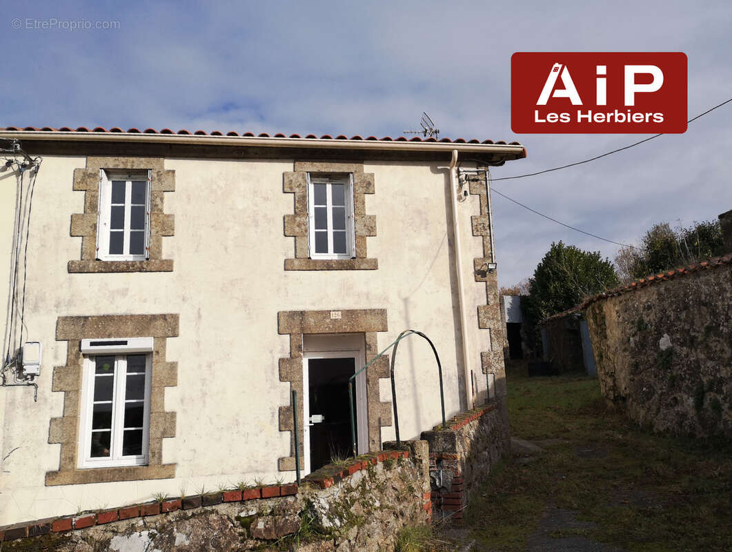 Maison à MENOMBLET