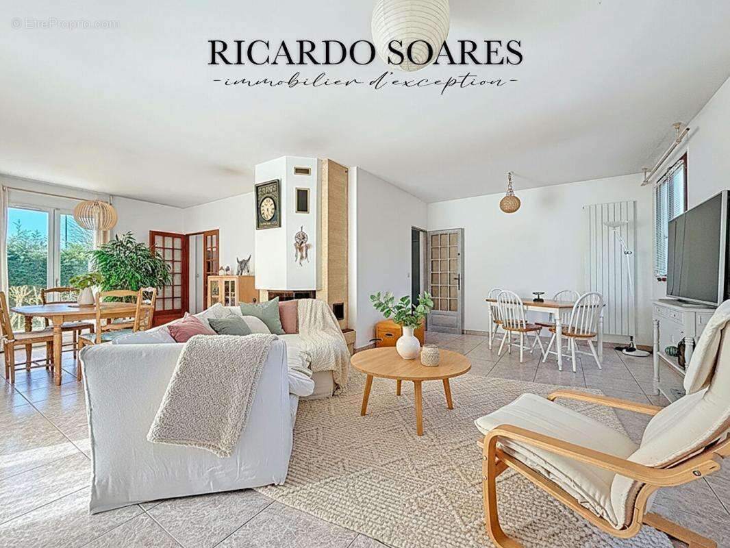 Maison à LONGUEIL-SAINTE-MARIE