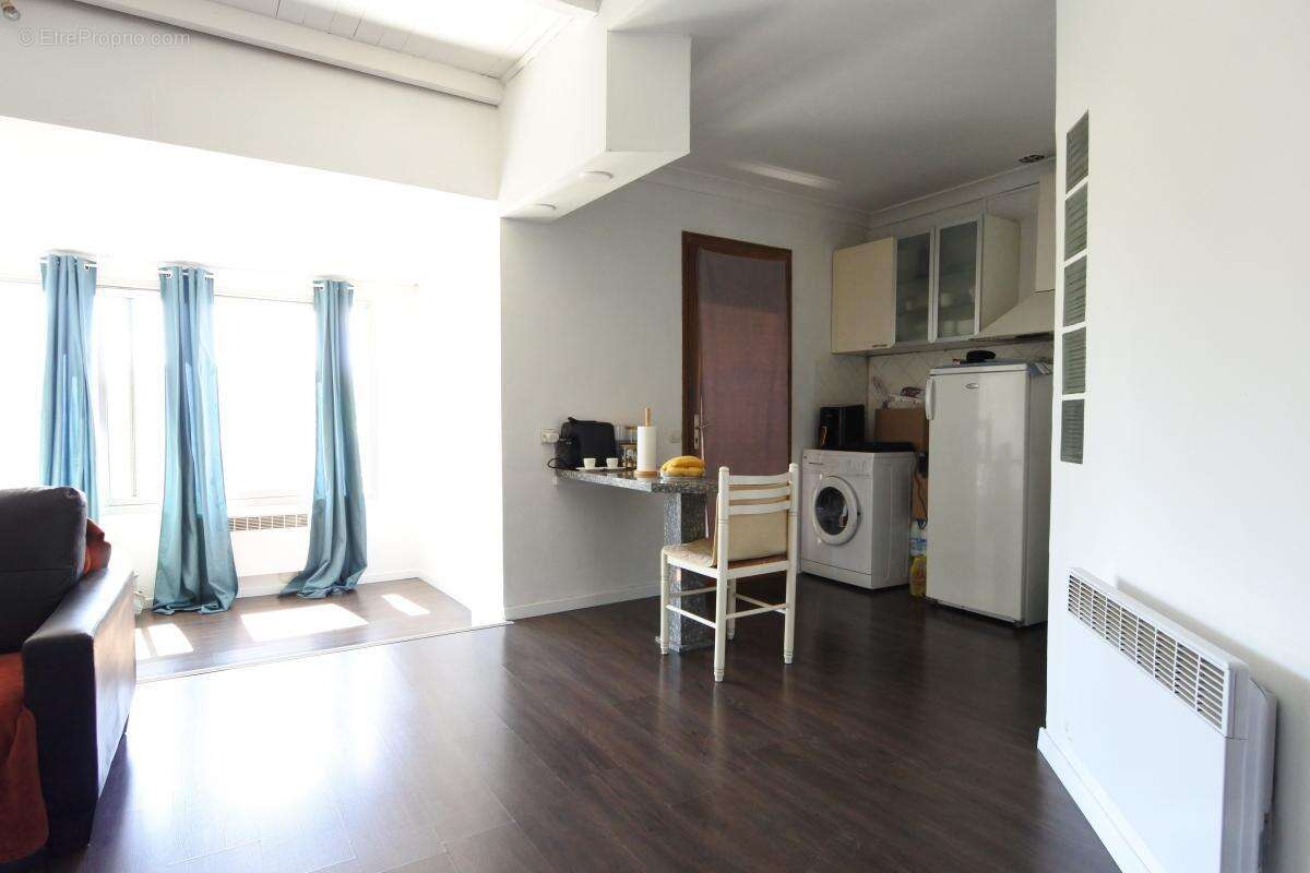 Appartement à MARSEILLE-3E