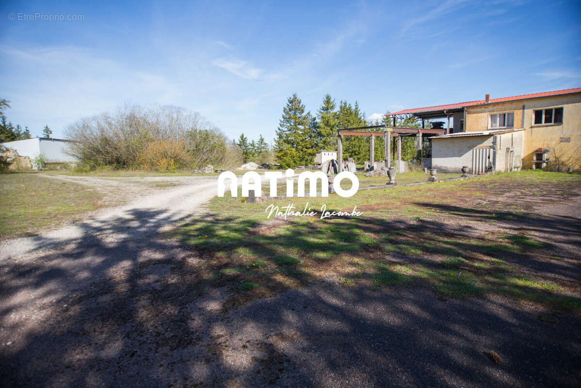 Commerce à BAIGNEUX-LES-JUIFS