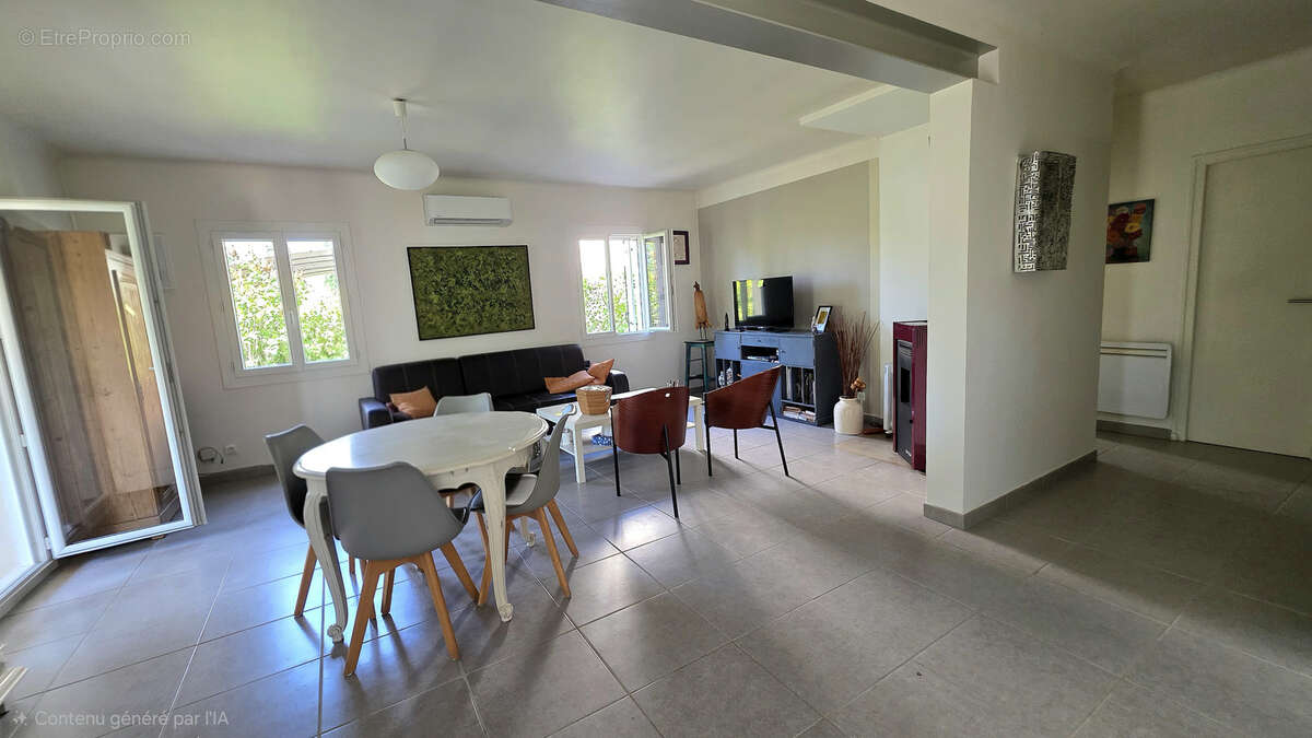 LAURIS CENTRE: Maison T4 de 100 m2 avec garage, atelier sur 1200 m2 de terrain - photo 4