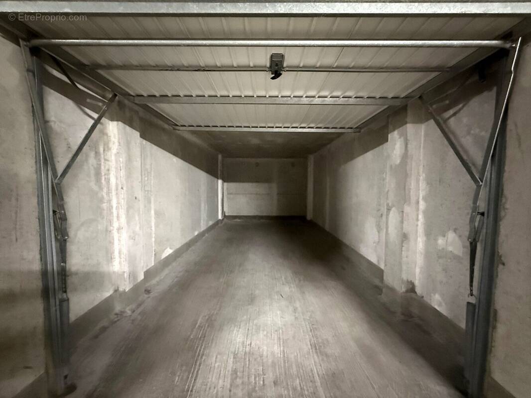 Parking à ECHIROLLES