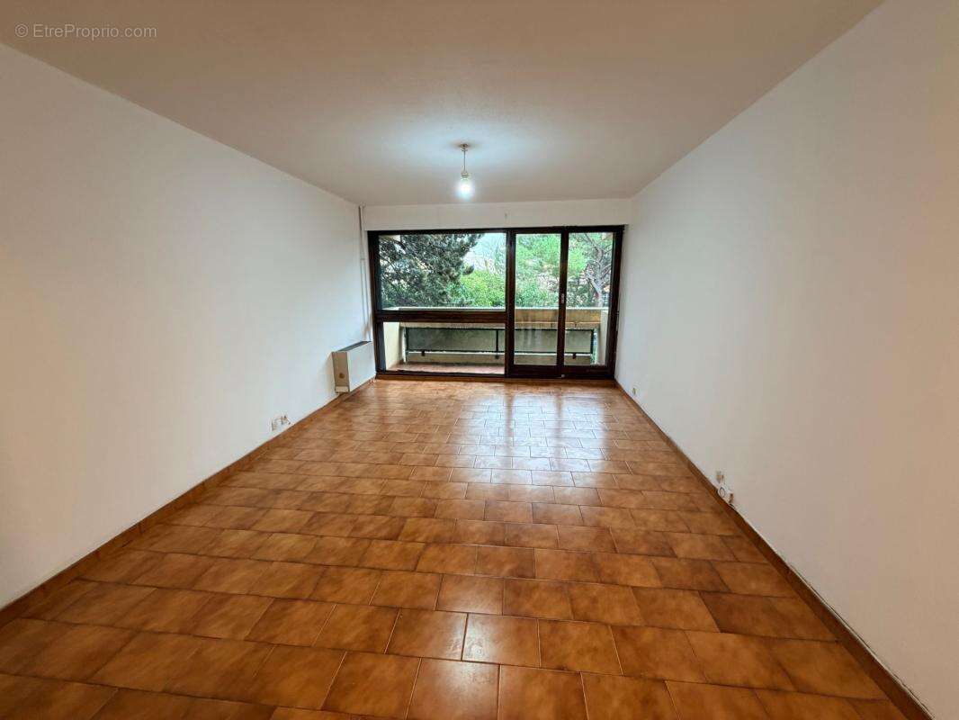 Appartement 3 pièces avec balcon, cave et deux parkings – Aix-en-Provence Sud – Résidence Beaumanoir 2 - photo 2